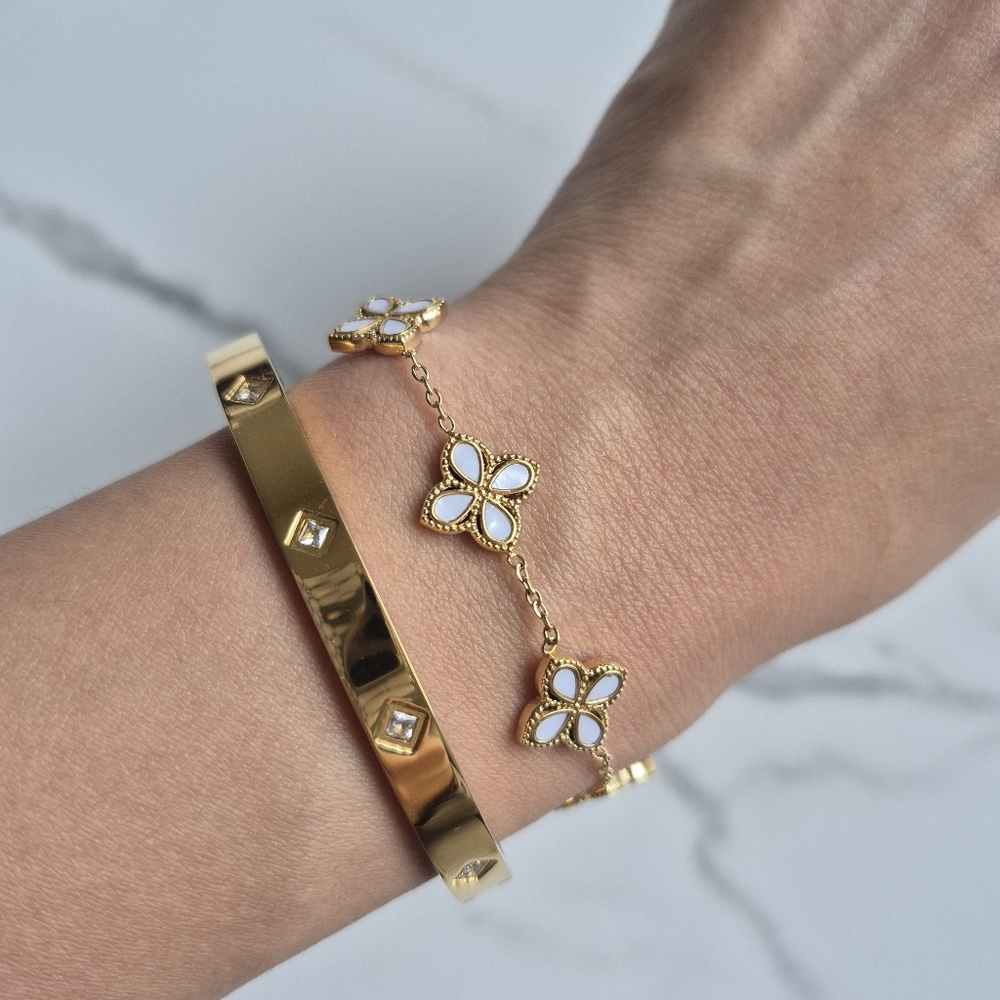 18k Gold Plated White Flower Elegant Bracelet